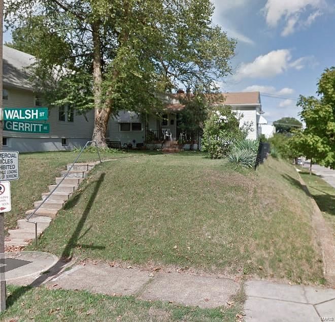 1st image of 3927 Walsh St