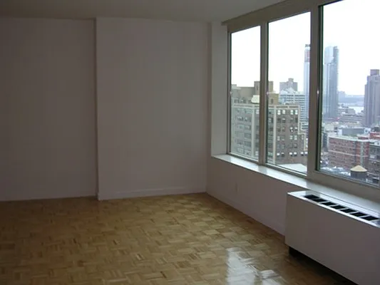 Rented by Stonehenge NYC LLC | media 7