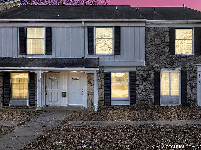 2709 Haskell Blvd — Photo 1