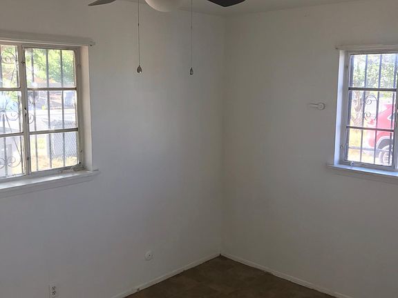 4th image of 10334 Kellogg St