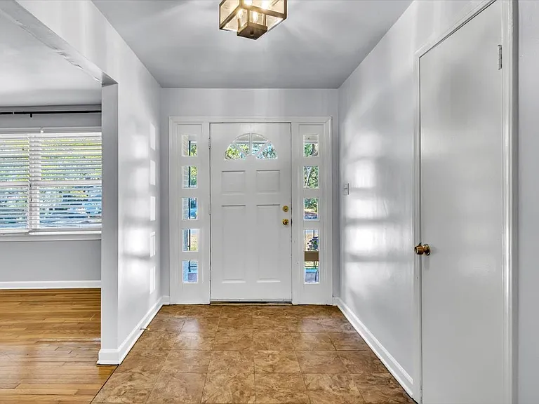 317 Kensington Dr — Photo 29