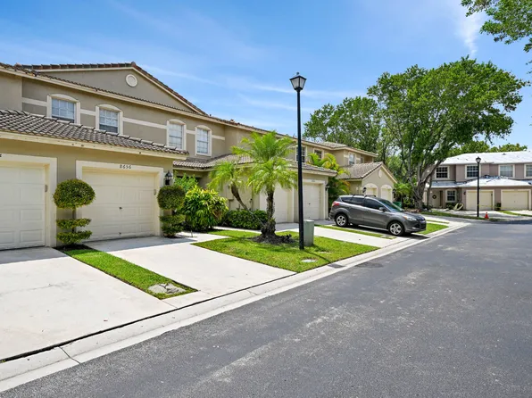 8658 S Southgate Shores Cir, Fort Lauderdale, FL 33321