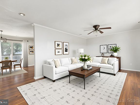 3rd image of 305 Bluebird Dr