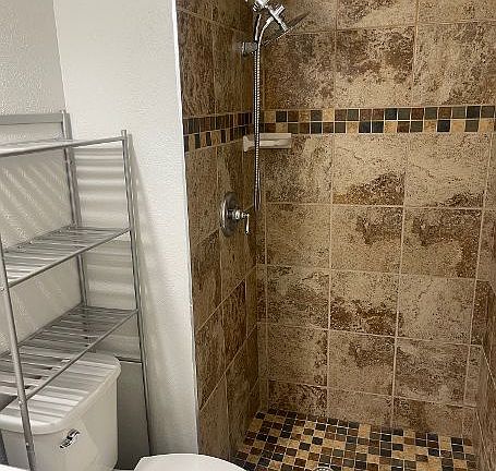 903 West 15th-Bath 2_05222024