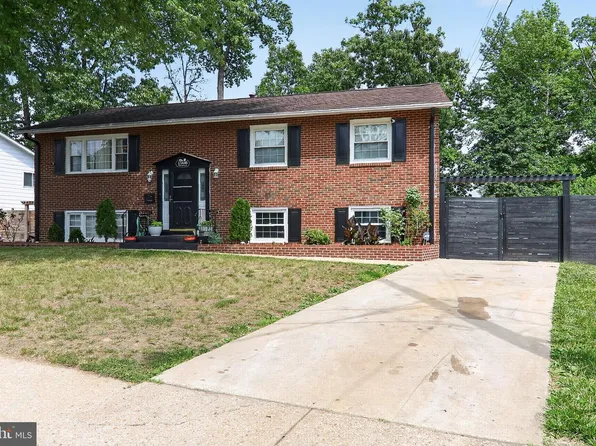 1906 Wintergreen Ct, District Heights, MD 20747