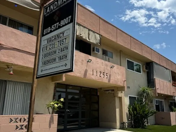 11255 Moorpark St APT 2, Studio City, CA 91602