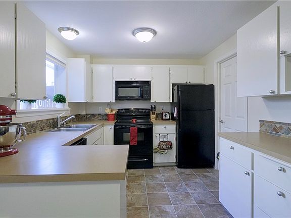 5th image of 12116 113th Avenue Ct E APT 4