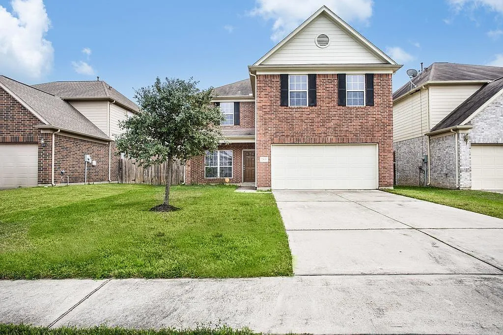 4 bed, 2.5 bath, 3143 sqft, $2,550 — Photo 1