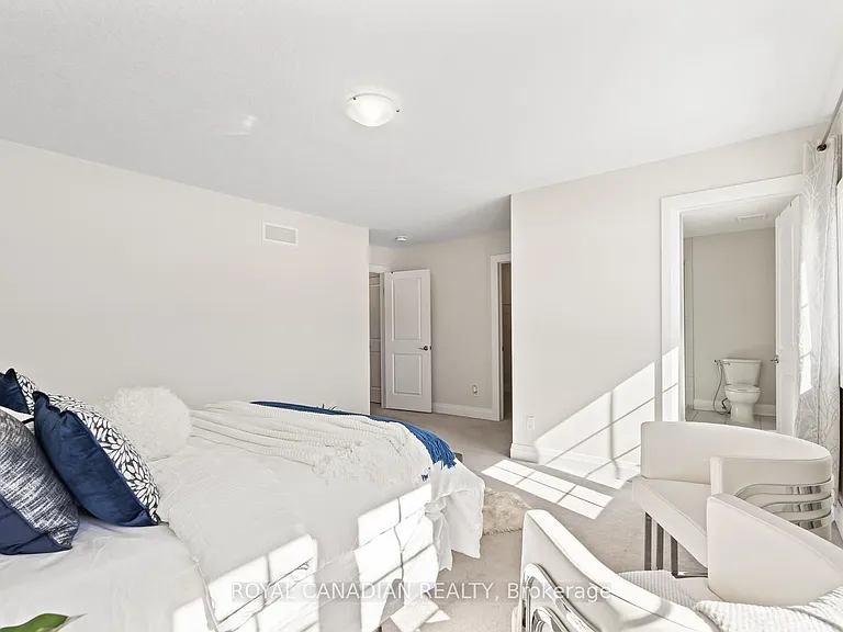 301 Buttonbush St #UPPER — Photo 26