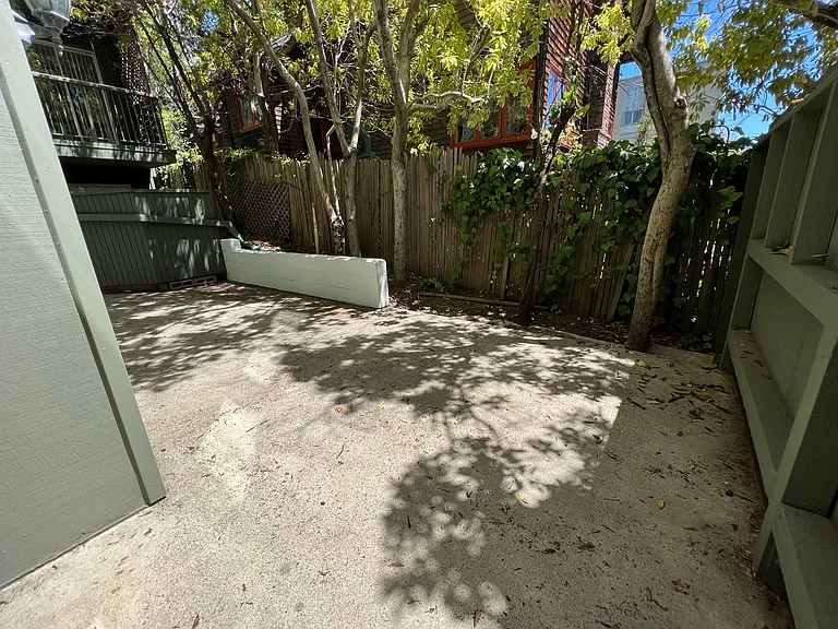 2700 Le Conte Ave #204 — Photo 11