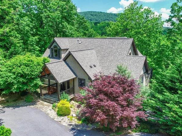 614 Fairway Dr, Lake Toxaway, NC 28747