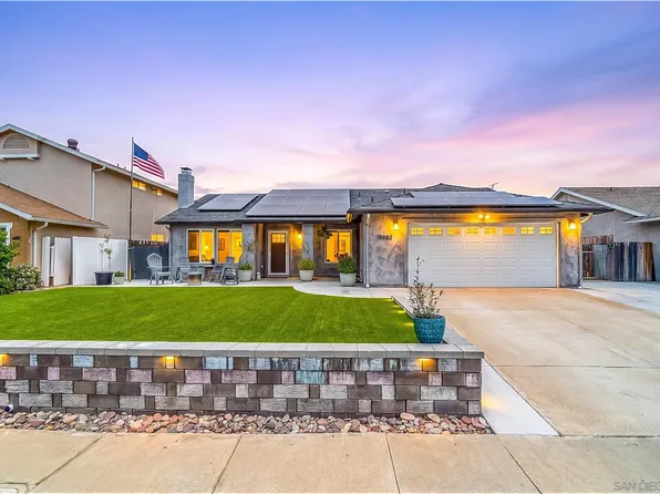 10083 W Glendon Cir, Santee, CA 92071