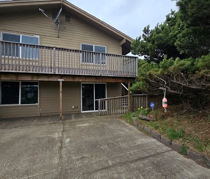 1902 NW Oceania Dr — Photo 46