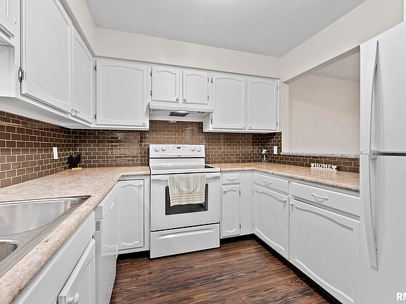 3rd image of 760 E Iowa St APT 3C