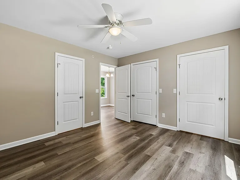 91 Valley View St — Photo 16
