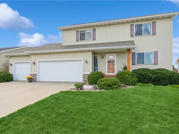 305 Walnut Dr NW, Bondurant, IA 50035