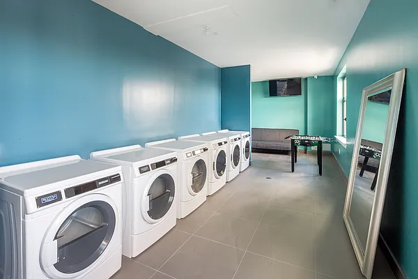 Rented by Bold New York | media 87