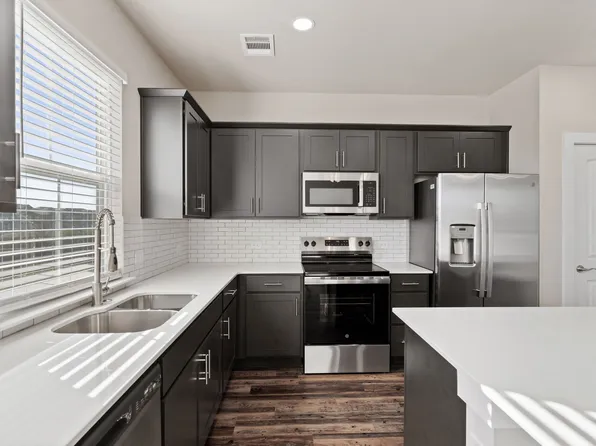 548 Edgewater Dr, Weatherford, TX 76087