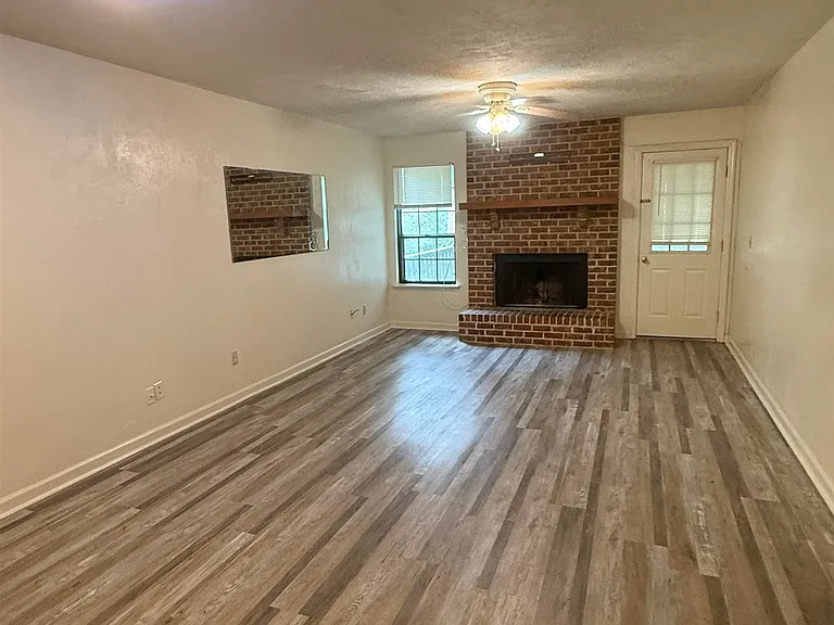 1873 Larette Dr — Photo 9