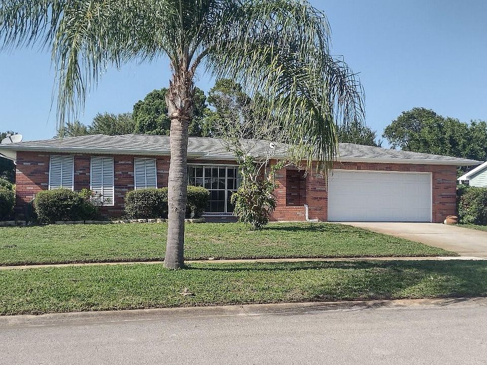 1st image of 221 NE Faring Avenue