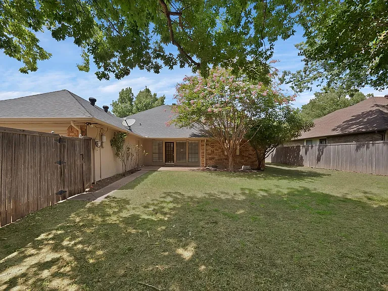 4316 Hartford Dr — Photo 37