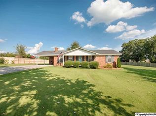 18408 E Limestone Rd, Athens, AL 35613