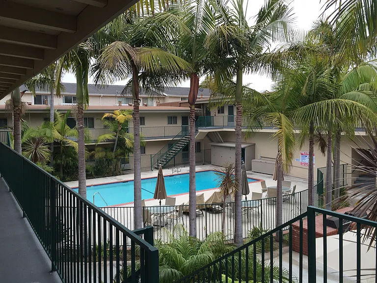 Seabreeze Apartments — Photo 10