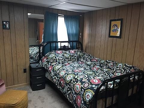 Spacious bedroom 