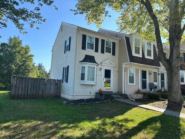 17 Alden Ct, Sterling, VA 20165
