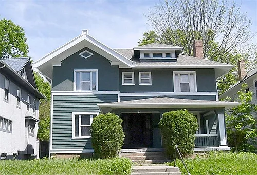 1315 W Grand Ave Photo 1