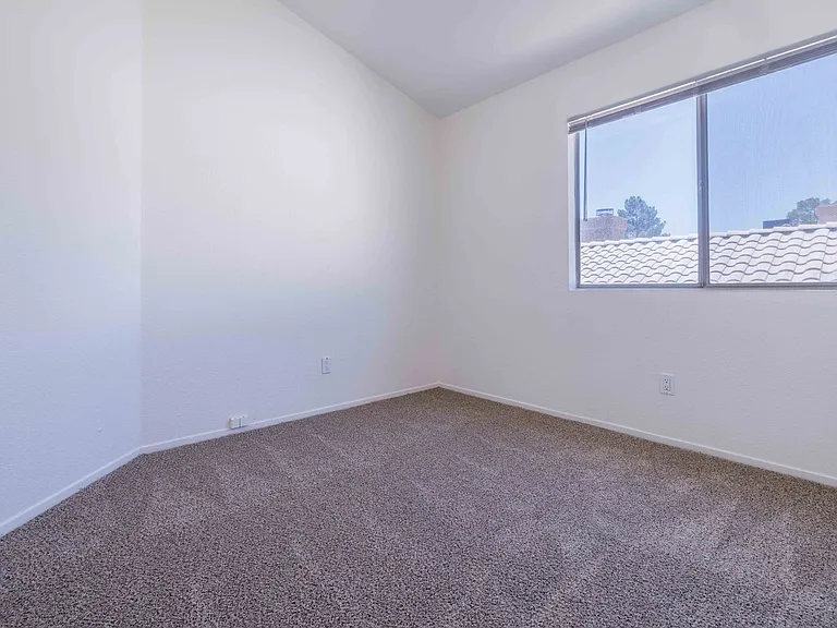 1143 Adelman Dr — Photo 17
