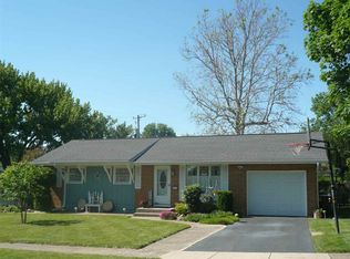 913 N Crest Ct, Byron, IL 61010