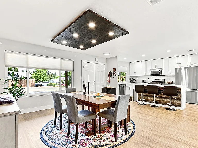 7001 Lynnetree Way — Photo 32
