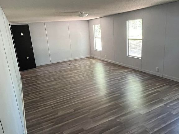 3rd image of 162 Humingbird Rd