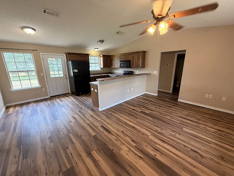 7212 Bogey Ln — Photo 2