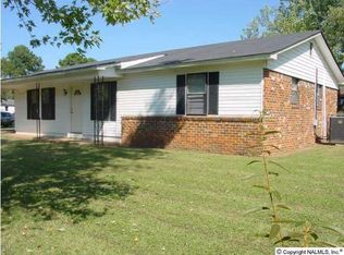 121 Scotland Dr, Athens, AL 35611