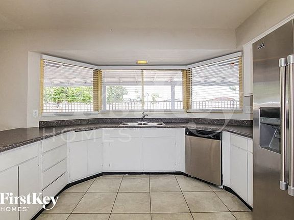 5th image of 4336 W Carol Ave