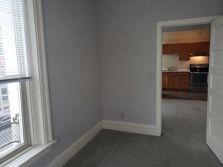 Metro Apartments — Photo 8