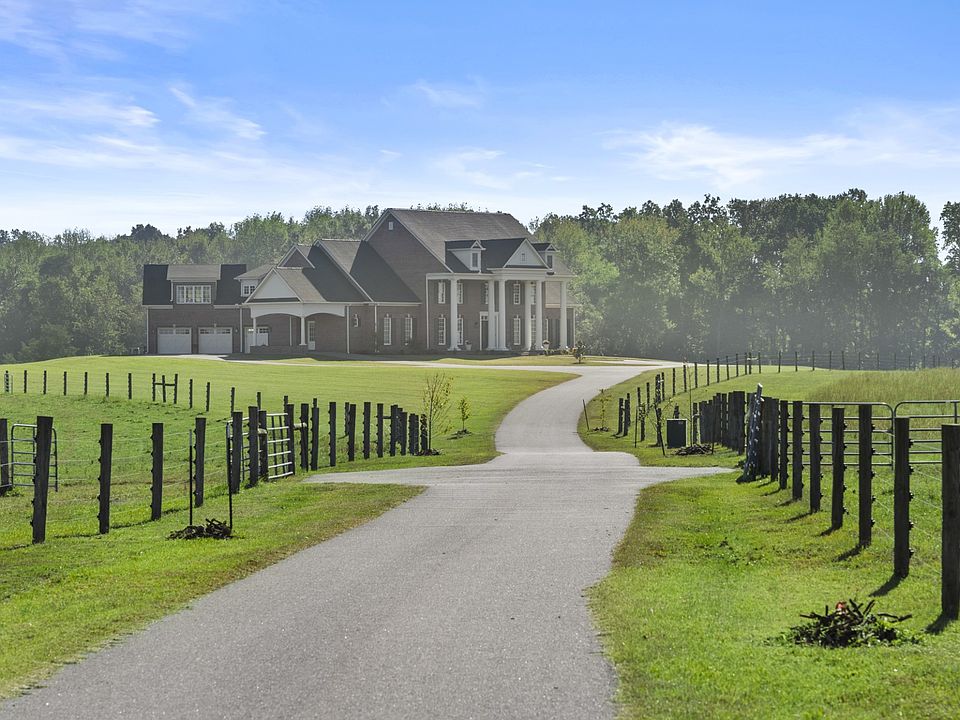 1st image of 555 Williams Rd