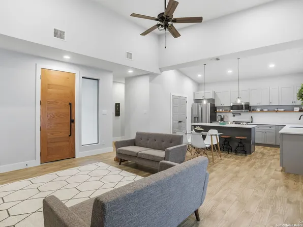 574 Indian Scout, Spring Branch, TX 78070