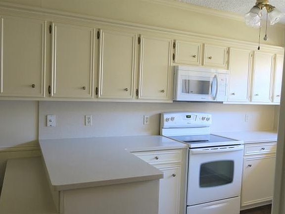 4th image of 124 Oakview Dr