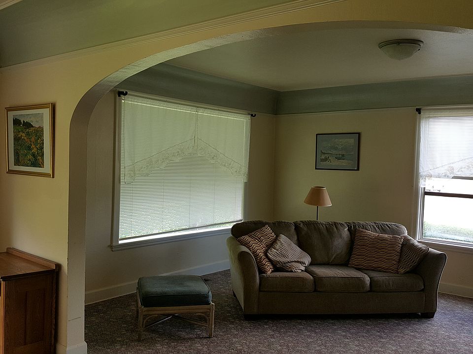 House lower living room