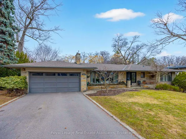 1561 Pinetree Cres, Mississauga, ON L5G 2S9