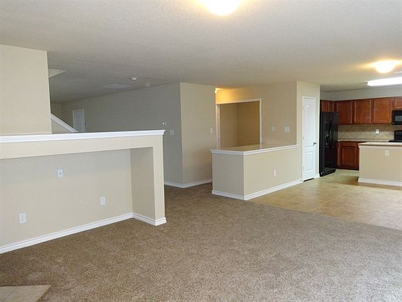 4th image of 5439 Montague Ln