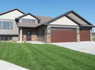 1300 Summit Cir, Brookings, SD 57006