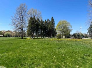 2005 N B St, Fairfield, IA 52556