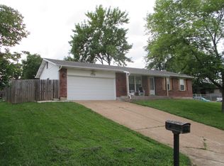 733 Boca Chica Dr, Fenton, MO 63026