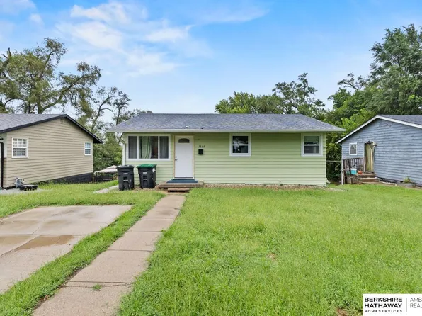 3868 Parker St, Omaha, NE 68111