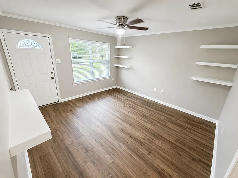 38178 Sunshine St — Photo 5