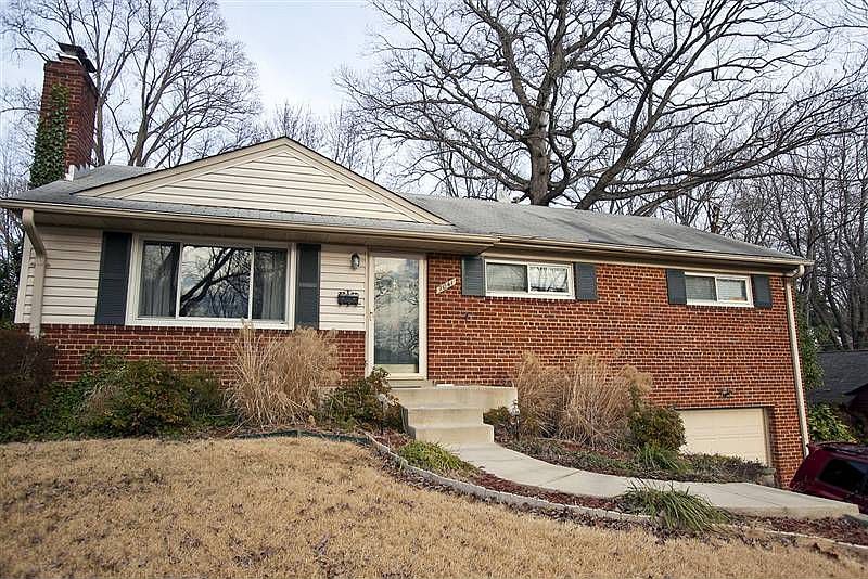 2nd image of 7041 Bradley Cir